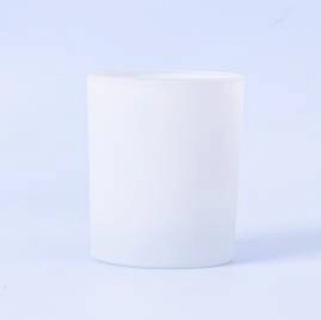 Hvite glass med gullokk